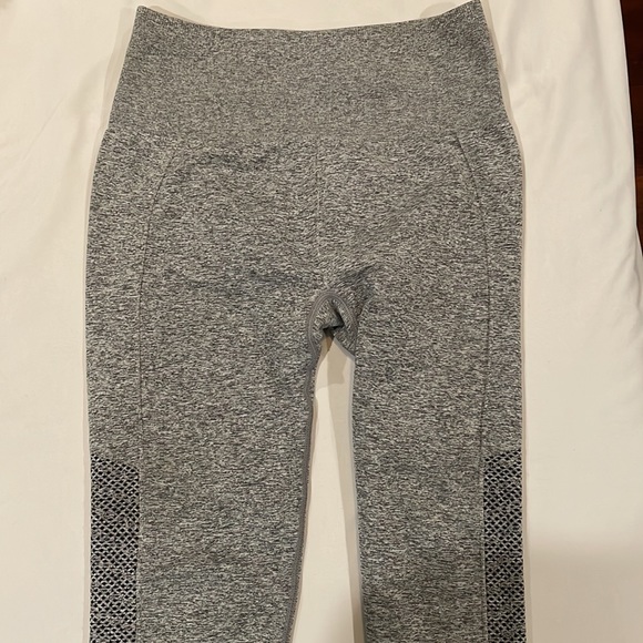 Fabletics yoga pants size small - Picture 5 of 6